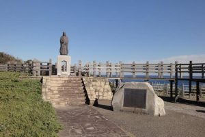 八幡岬公園の「お万の方」の立像
