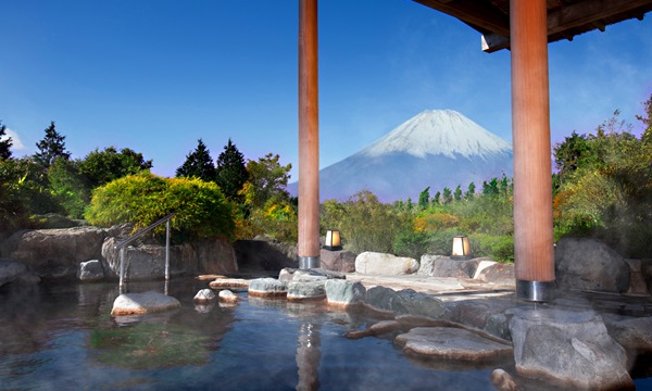 富士山を間近に眺められる箱根の露天風呂